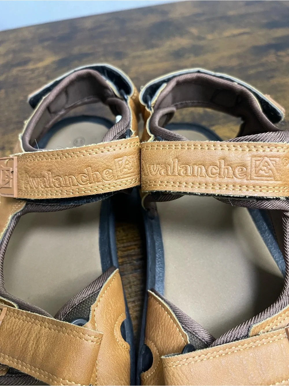 Avalanche Men's Solid Brown/Black Sandals Hook & Loop Strap Logo Accents Sz 8